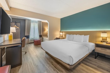 Suite, 1 King Bed, Non Smoking
