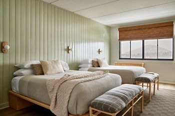 Double Queen Suite