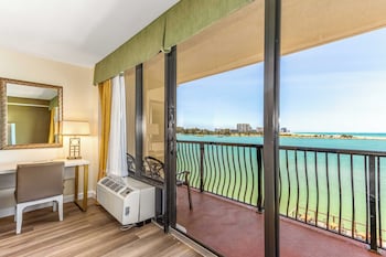 Standard Room, 1 King Bed, Balcony (Gulf View)