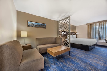 Suite, 1 King Bed, Non Smoking, Refrigerator & Microwave