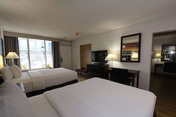 Suite, 2 Double Beds, Mobility Accessible, Non Smoking (Mobility)
