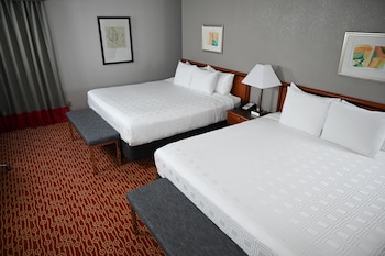 Standard Room, 2 King Beds