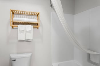 Suite, Non Smoking, Jetted Tub (1 King Bedroom)
