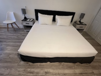 Premium Room, 1 King Bed