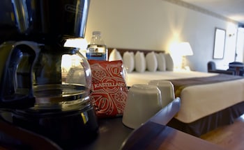 Standard Room, 1 King Bed