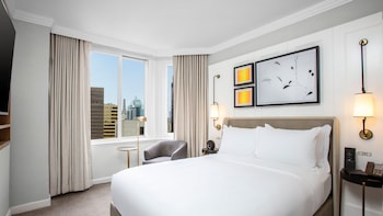 Deluxe Room, 1 Queen Bed, City View
