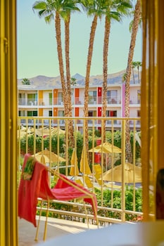 Room, 1 King Bed, Pool View