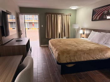Room, 1 King Bed, Non Smoking