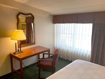 Standard Room, 1 Queen Bed