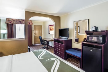 Suite, 1 King Bed with Sofa bed, Non Smoking