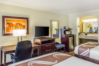 Standard Room, 2 Queen Beds, Non Smoking