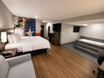 Suite, 1 King Bed, Non Smoking, Jetted Tub