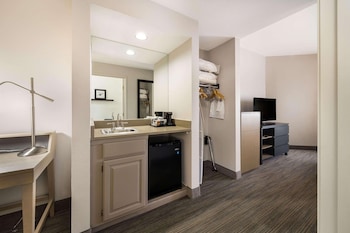 Suite, Multiple Beds, Non Smoking