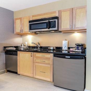 Studio, 1 King Bed, Kitchenette