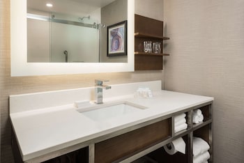 Deluxe Room, 2 Queen Beds, Non Smoking