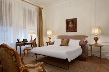 Suite, 1 King Bed Edwardian Suite