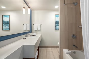 Suite, 1 King Bed, Hearing Accessible, Microwave (Hearing)