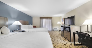 Standard Room, 2 Queen Beds, Non Smoking, Pool View