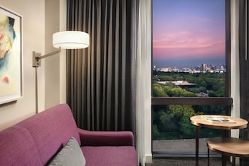 Standard Room, 1 King Bed, City View