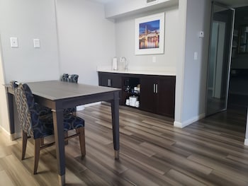 Room, Accessible (Roll-in Shower)