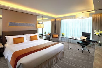 Classic Room, 1 King Bed, Club Lounge Access