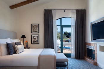 ONE BEDROOM SPA PENTHOUSE SUITE - KING BED