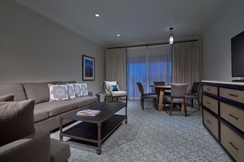 CASA ROBLES SUITE - TWO QUEEN BEDS