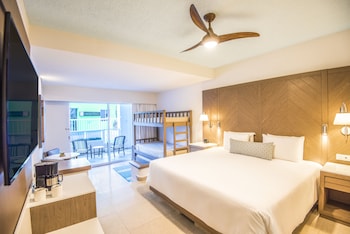Family Junior Suite, King Bunk and Trundle Bed