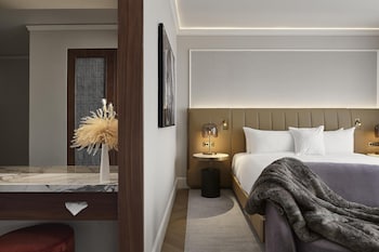Deluxe Room, 1 King Bed