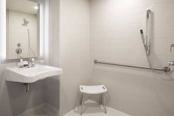 Room, 1 King Bed (Mobility Accessible, Roll-In Shower)