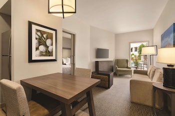 Suite, 2 Queen Beds, Non Smoking, Pool View
