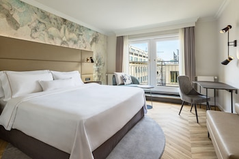 Deluxe Room, 1 King Bed, Balcony