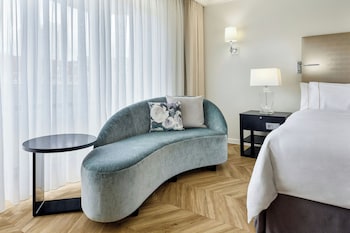 Superior Room, 1 King Bed