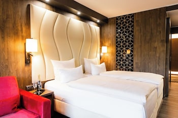 Comfort room with forest view