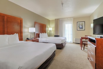 Standard Room, 2 Queen Beds, Non Smoking, Mountain View