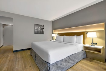 Room, 1 King Bed, Mobility Accessible (Mobility)