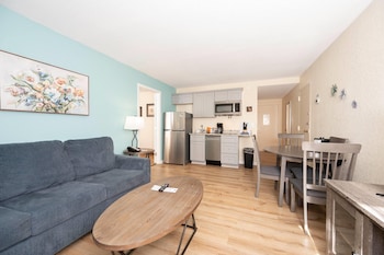 Suite, 2 Queen Beds, Non Smoking, Kitchen