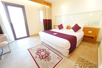 Superior Suite, 1 King Bed (Pool Side)