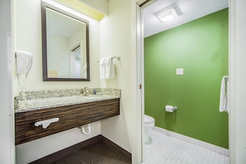Standard Room, 1 Queen Bed