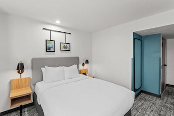 Room, 1 Queen Bed, Accessible, Non Smoking (Accessible Tub)