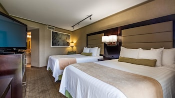 Standard Room, 2 Queen Beds, Patio, Courtyard View (Pet Friendly)