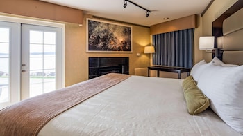 Deluxe Single Room, 1 King Bed, Ocean View, Corner