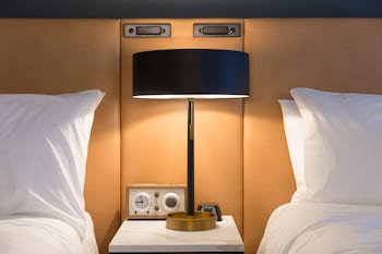 Deluxe Room, 2 Double Beds, City View