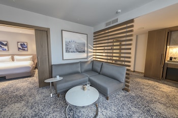 Suite, 1 Bedroom, Accessible, Club Lounge Access