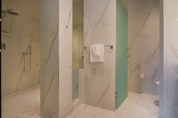 2 Queen Penthouse Suite