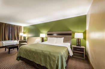 Suite, 1 King Bed, Smoking