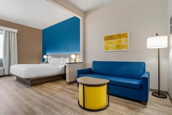 Suite, 1 King Bed with Sofa bed, Accessible, Non Smoking (Roll-In Shower)