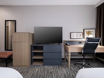 Standard Room, 2 Queen Beds, Accessible Bathtub (Communications, Mobility)