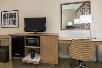 King, Room, Non Smoking, Refrigerator & Microwave