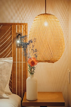 Suite, 1 Bedroom, Garden View (Island, 1 King Bed & Sofa Bed)